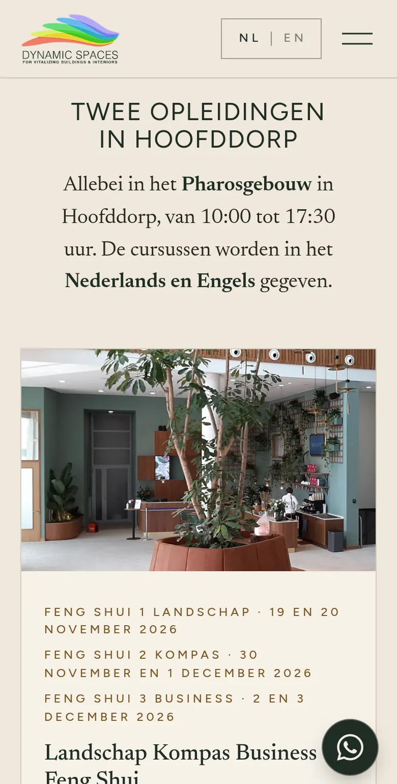 De opleidingen op een telefoon: de kop ‘Twee opleidingen in Hoofddorp’, een foto en de cursusdata van Landschap Kompas Business Feng Shui.